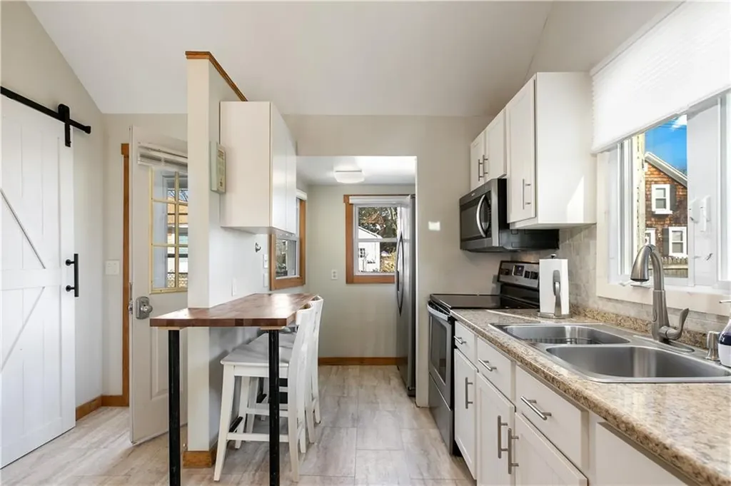 36 Cove Street Portsmouth RI 02871