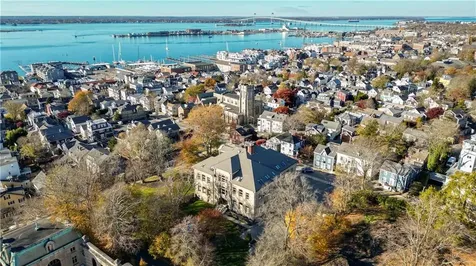 426 Spring Street Newport RI 02840