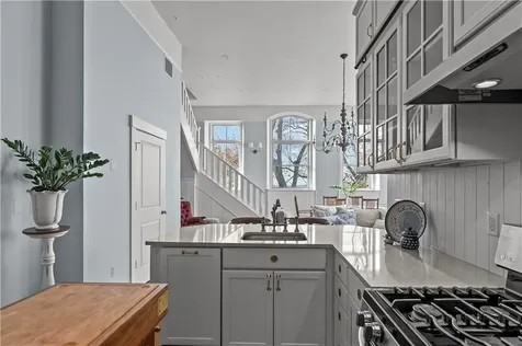 426 Spring Street Newport RI 02840