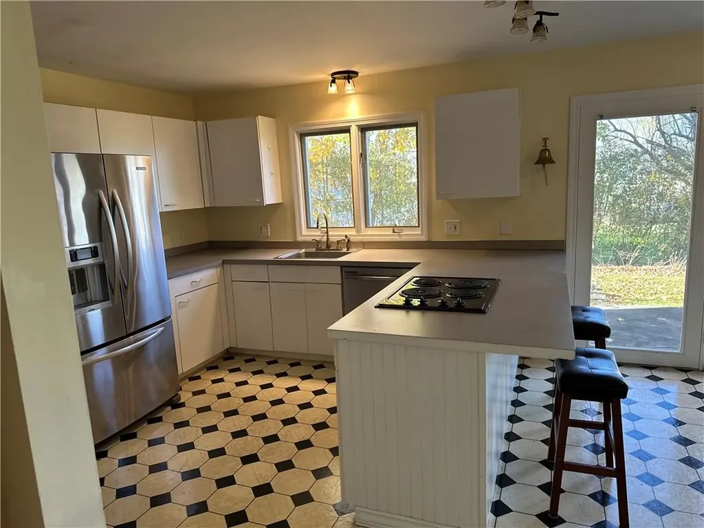 10 Bluegrass Drive Middletown RI 02842
