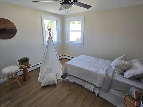 6 Carl Avenue North Providence RI 02904