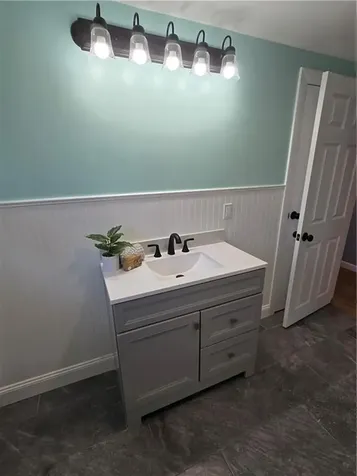 6 Carl Avenue North Providence RI 02904