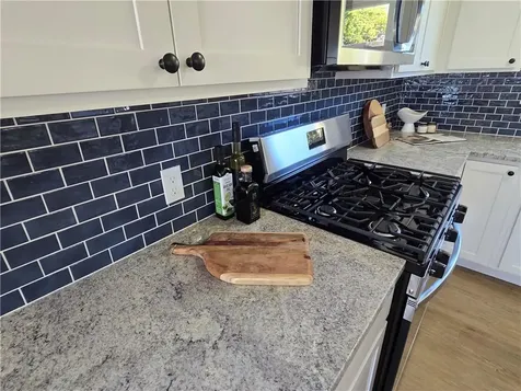 6 Carl Avenue North Providence RI 02904