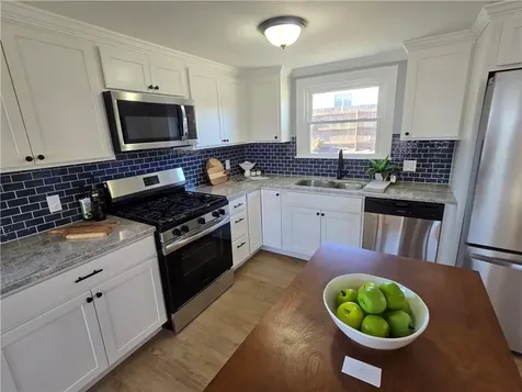 6 Carl Avenue North Providence RI 02904