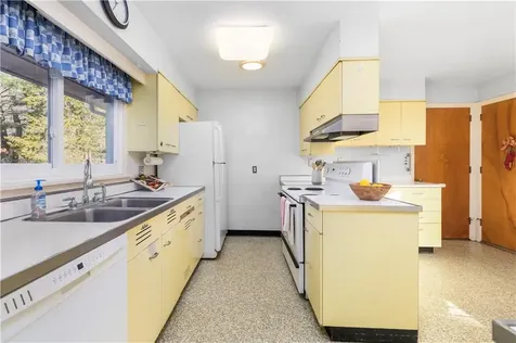 2232 Boston Neck Road North Kingstown RI 02874