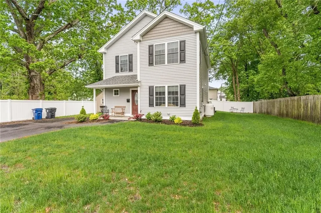 113 Van Zandt Avenue Warwick RI 02889