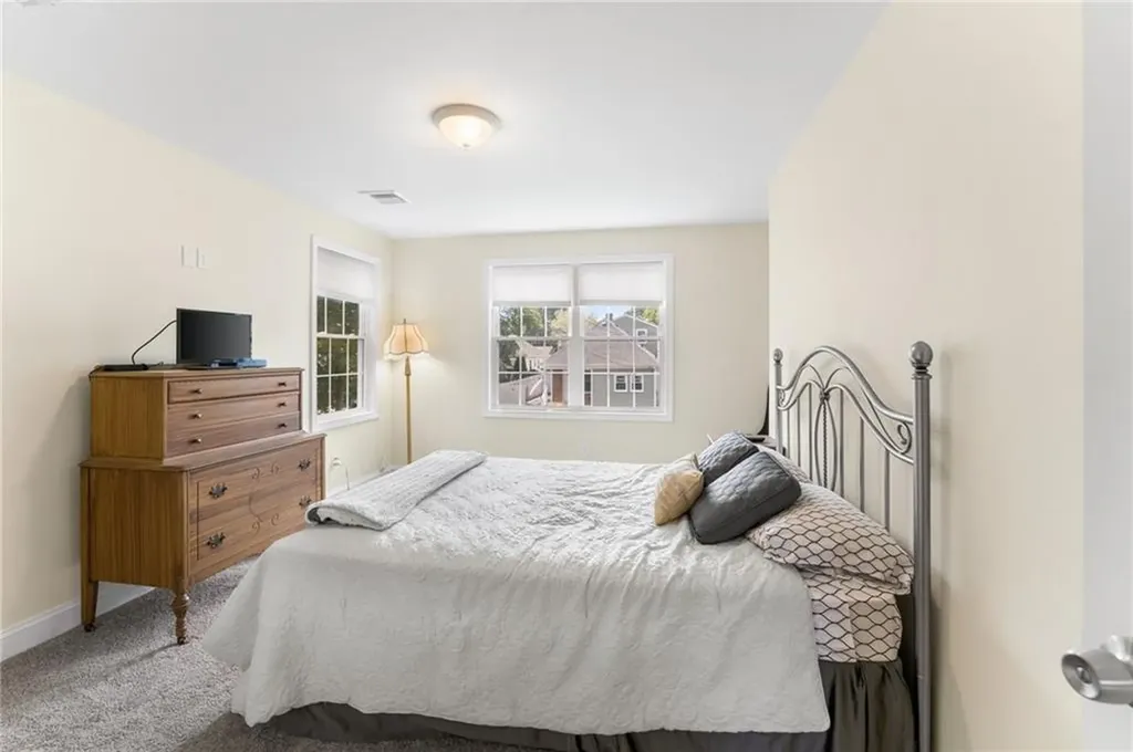 113 Van Zandt Avenue Warwick RI 02889