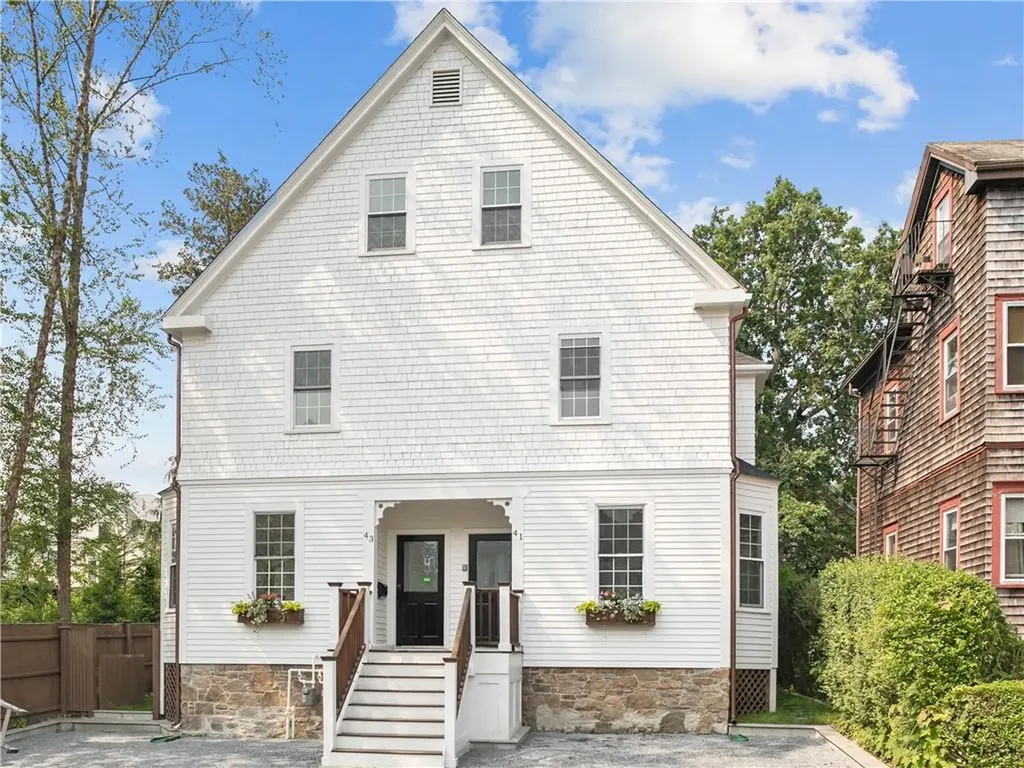 41 Rhode Island Avenue Newport RI 02840