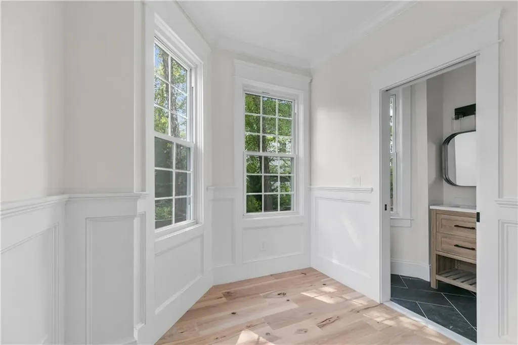 41 Rhode Island Avenue Newport RI 02840