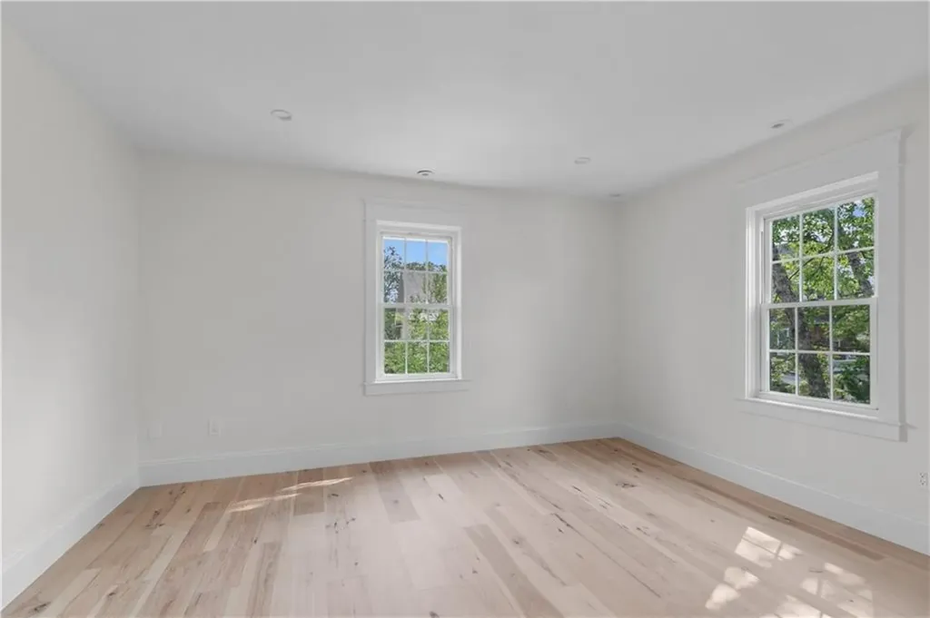 41 Rhode Island Avenue Newport RI 02840