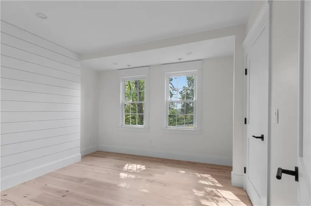 41 Rhode Island Avenue Newport RI 02840