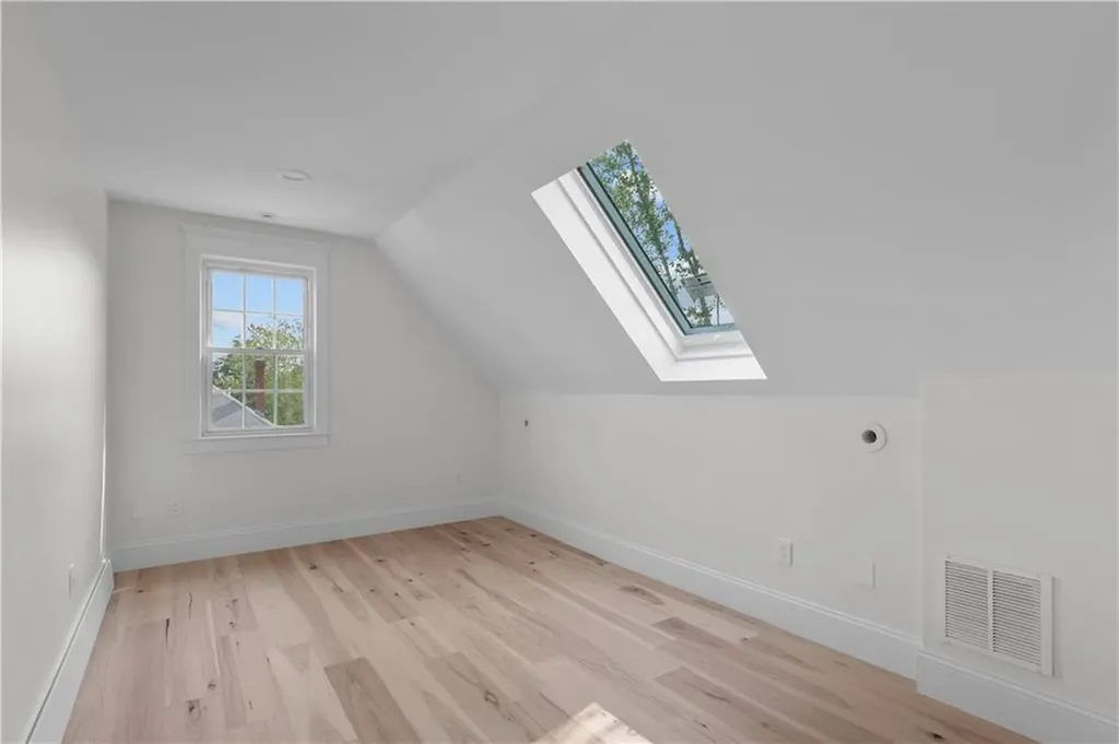 41 Rhode Island Avenue Newport RI 02840