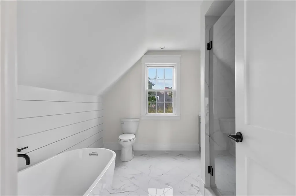 41 Rhode Island Avenue Newport RI 02840