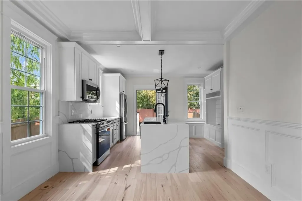 41 Rhode Island Avenue Newport RI 02840