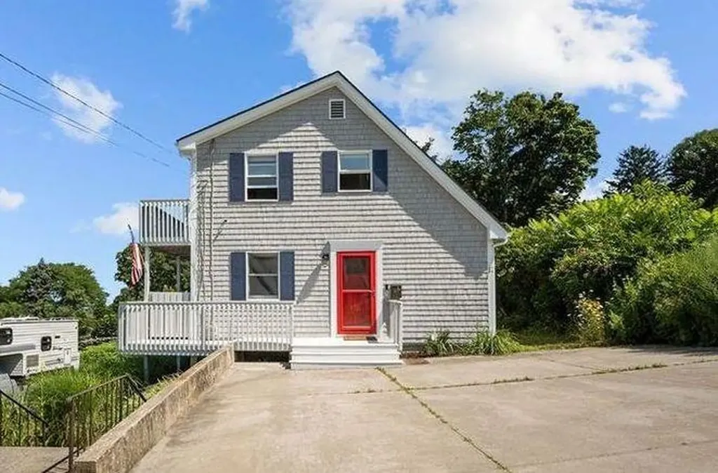 98 Hobson Avenue Tiverton RI 02878