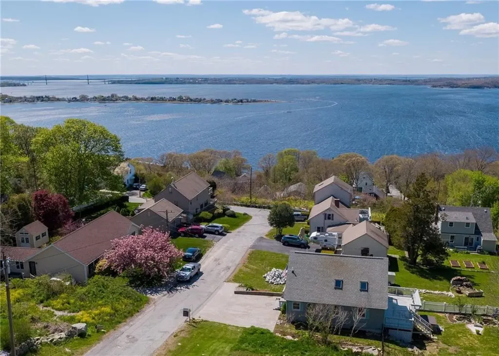 98 Hobson Avenue Tiverton RI 02878