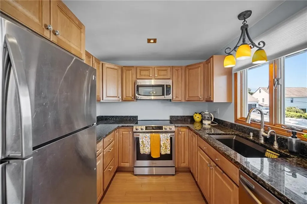 98 Hobson Avenue Tiverton RI 02878