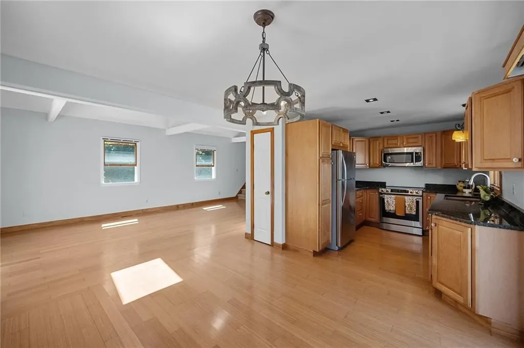 98 Hobson Avenue Tiverton RI 02878