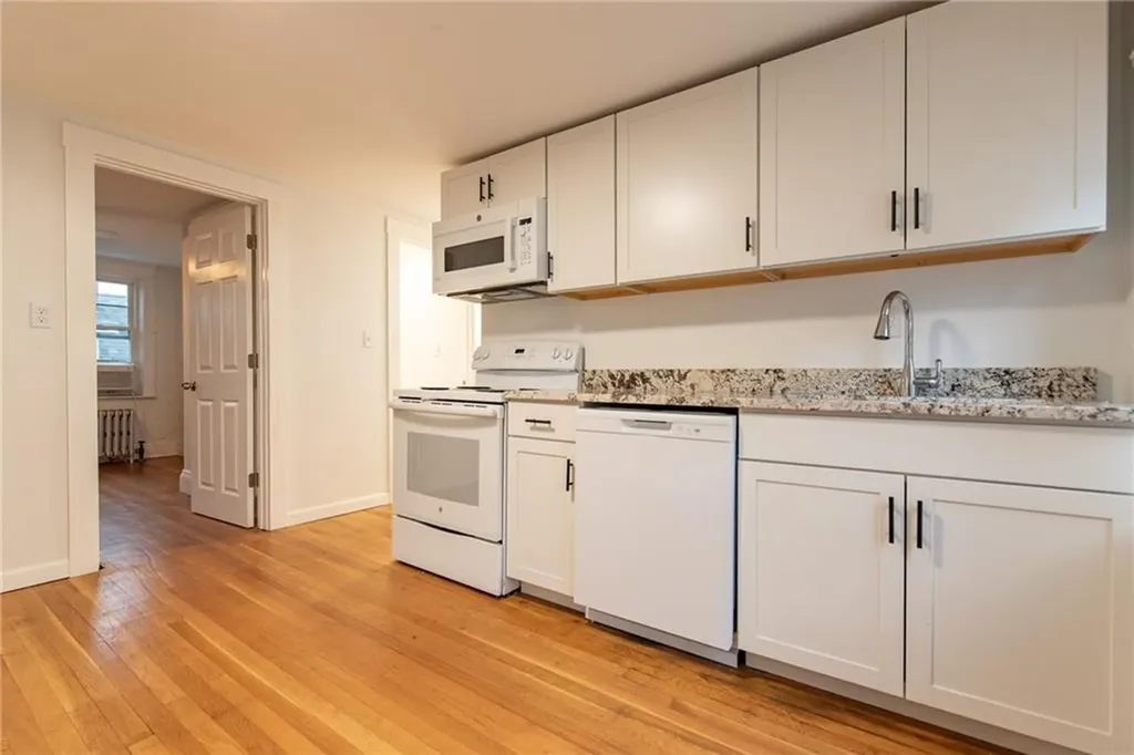 34 36 Cliffdale Avenue Cranston RI 02905-1107