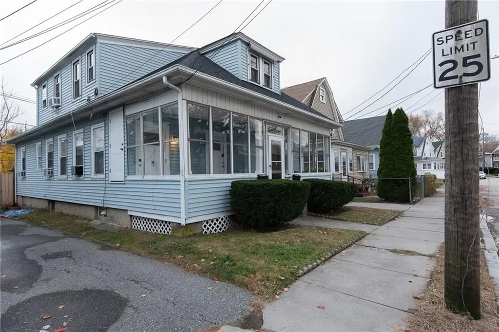 34 36 Cliffdale Avenue Cranston RI 02905-1107