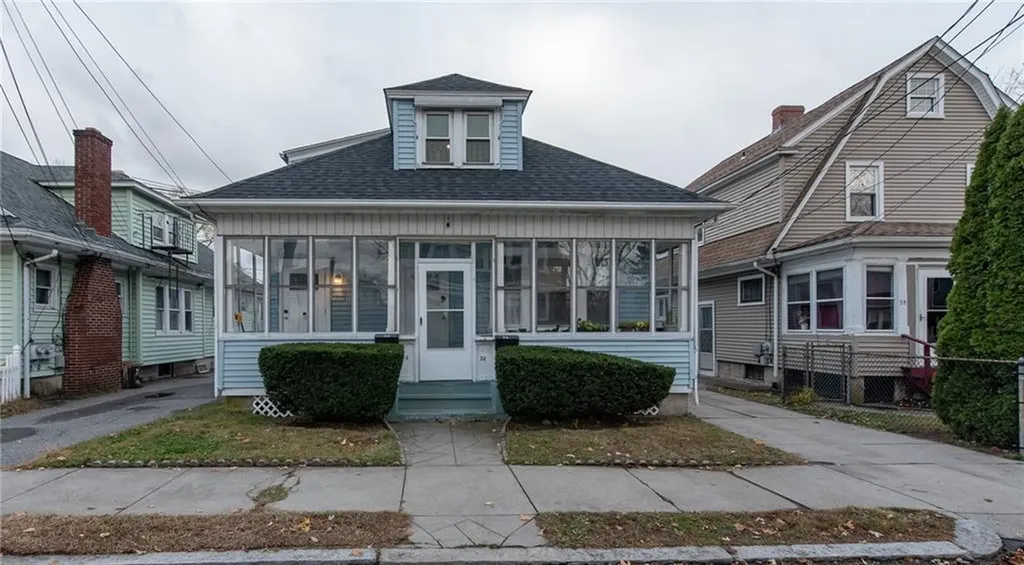 34 36 Cliffdale Avenue Cranston RI 02905-1107