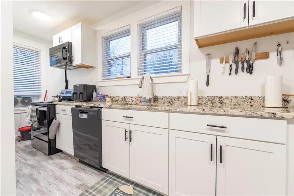 34 36 Cliffdale Avenue Cranston RI 02905-1107