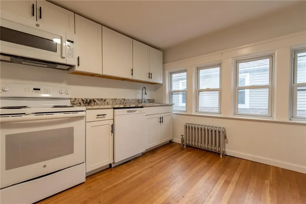 34 36 Cliffdale Avenue Cranston RI 02905-1107