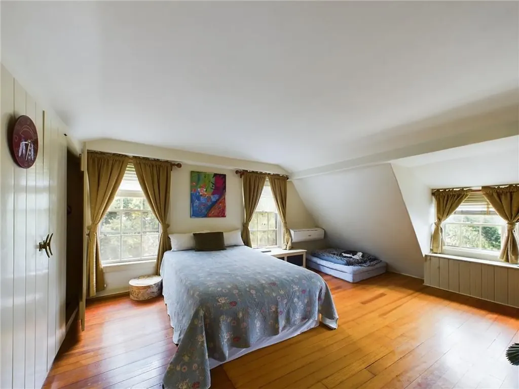 787 Willett Avenue East Providence RI 02915