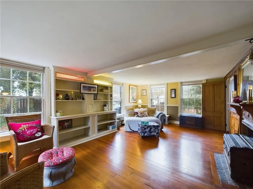 787 Willett Avenue East Providence RI 02915