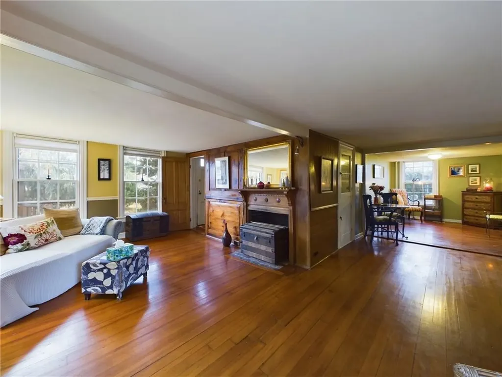 787 Willett Avenue East Providence RI 02915