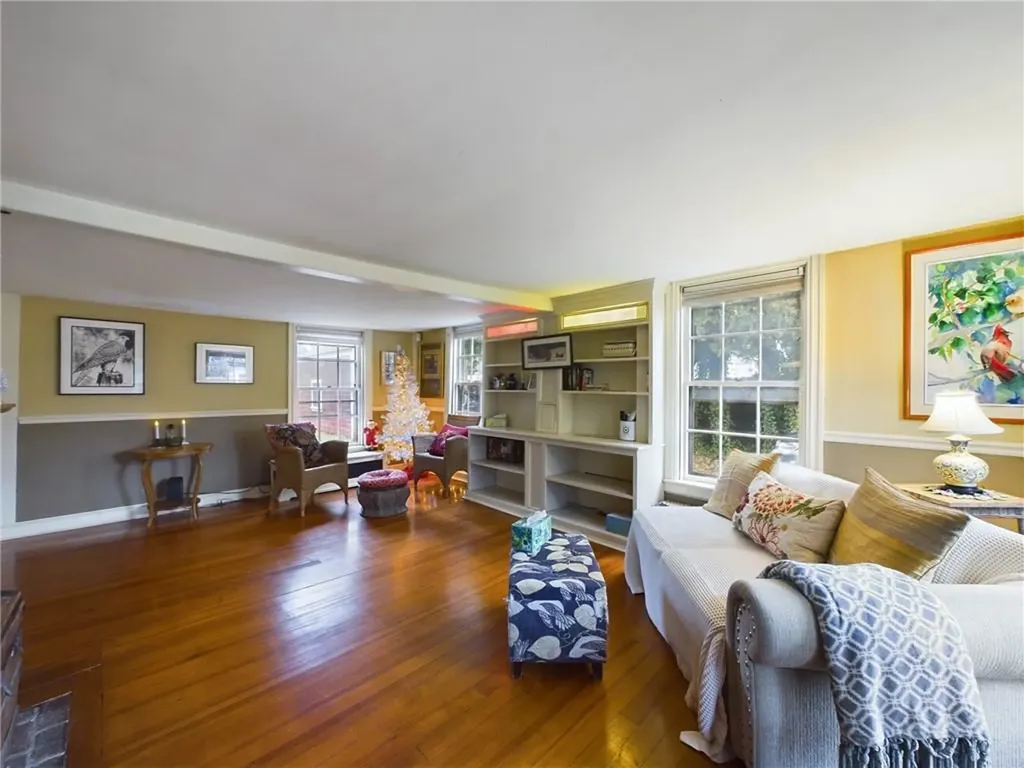 787 Willett Avenue East Providence RI 02915