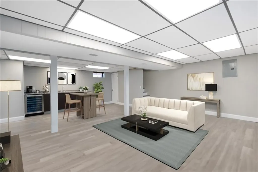 194 E View Avenue Cranston RI 02920