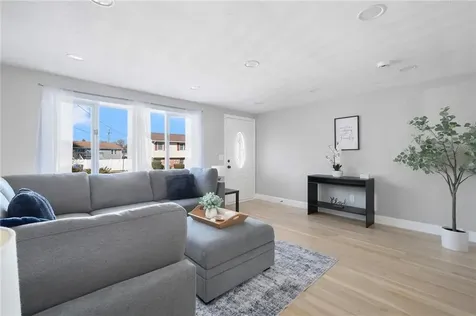 194 E View Avenue Cranston RI 02920