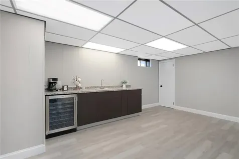 194 E View Avenue Cranston RI 02920