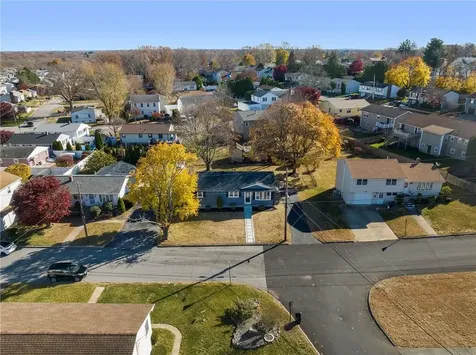 194 E View Avenue Cranston RI 02920