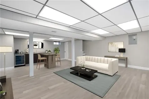 194 E View Avenue Cranston RI 02920