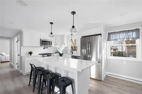 194 E View Avenue Cranston RI 02920