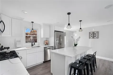 194 E View Avenue Cranston RI 02920