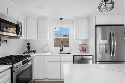 194 E View Avenue Cranston RI 02920