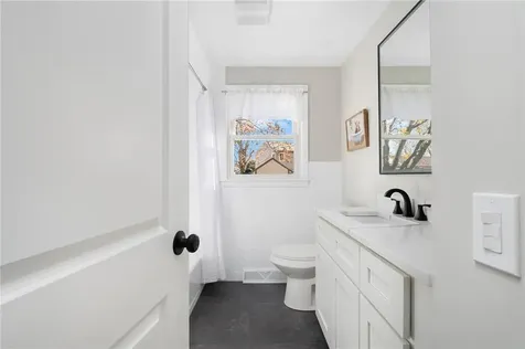 194 E View Avenue Cranston RI 02920