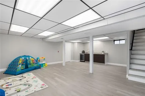 194 E View Avenue Cranston RI 02920