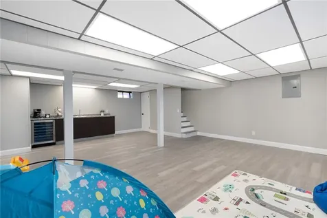 194 E View Avenue Cranston RI 02920