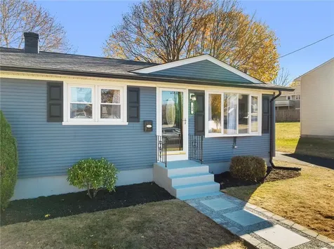 194 E View Avenue Cranston RI 02920