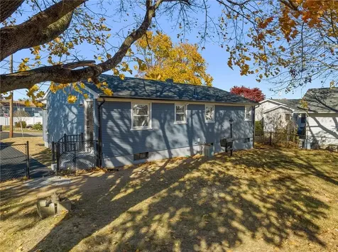 194 E View Avenue Cranston RI 02920