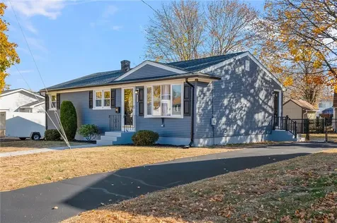 194 E View Avenue Cranston RI 02920