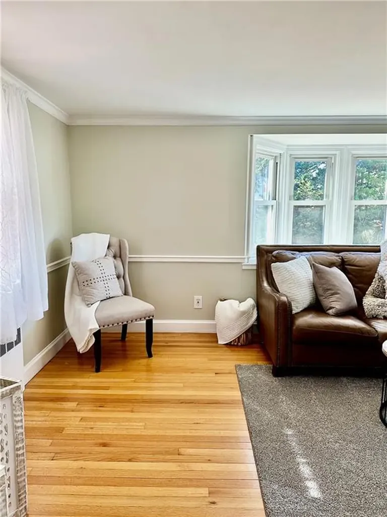 466 Squantum Drive Warwick RI 02888