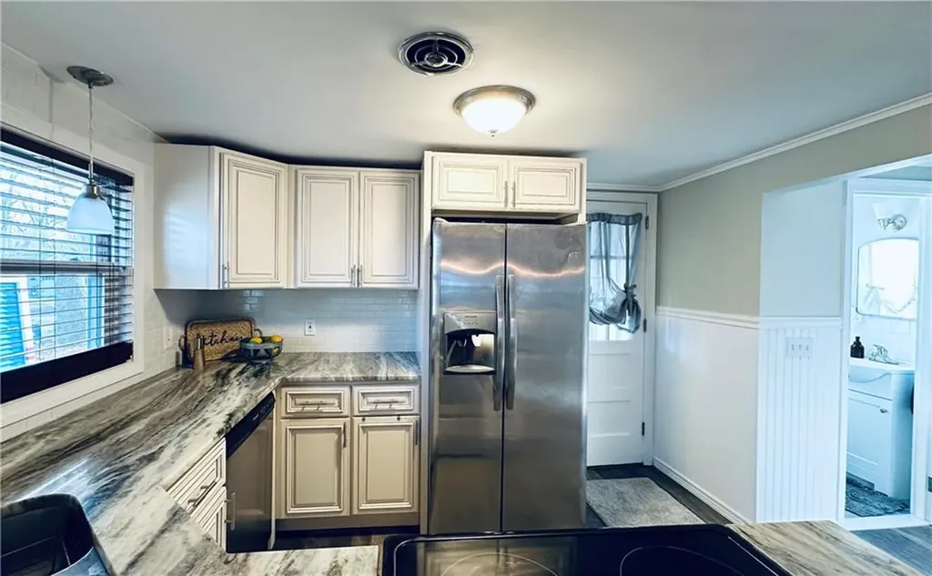 466 Squantum Drive Warwick RI 02888