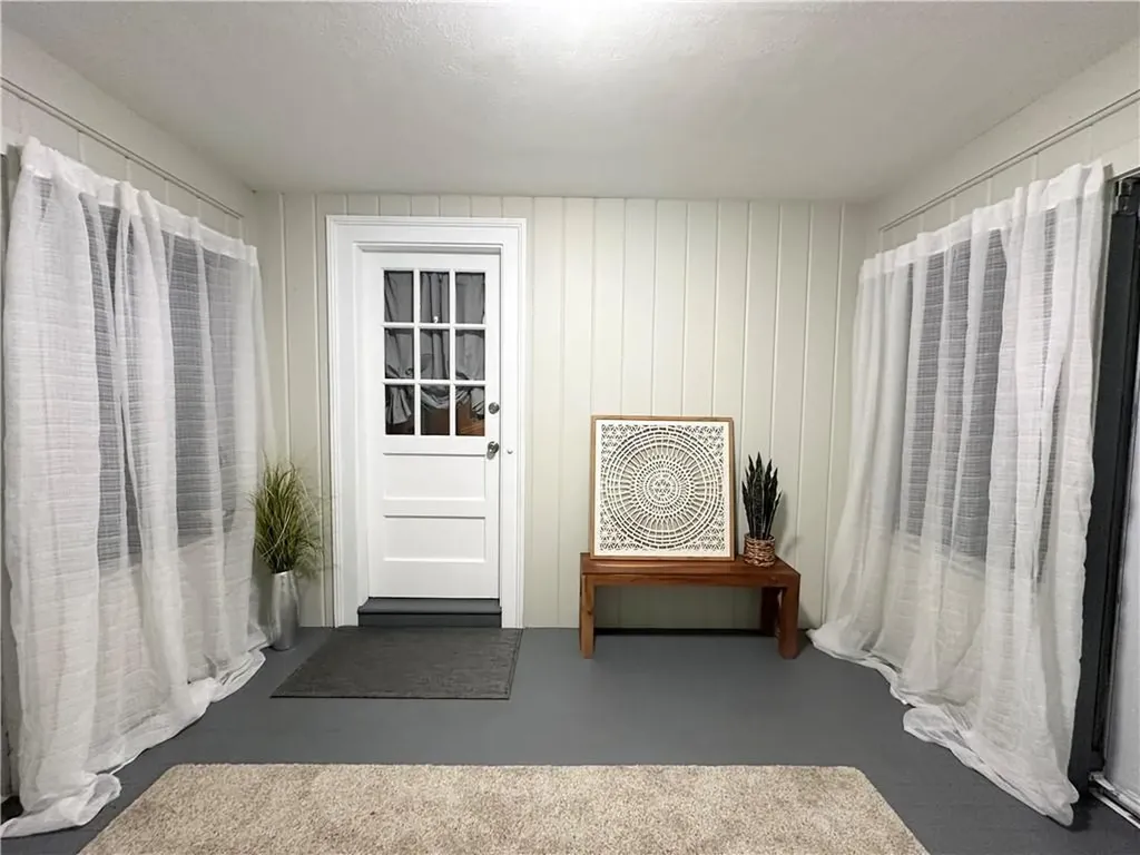 466 Squantum Drive Warwick RI 02888