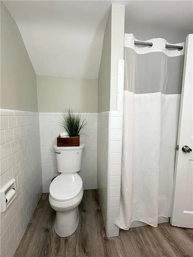 466 Squantum Drive Warwick RI 02888