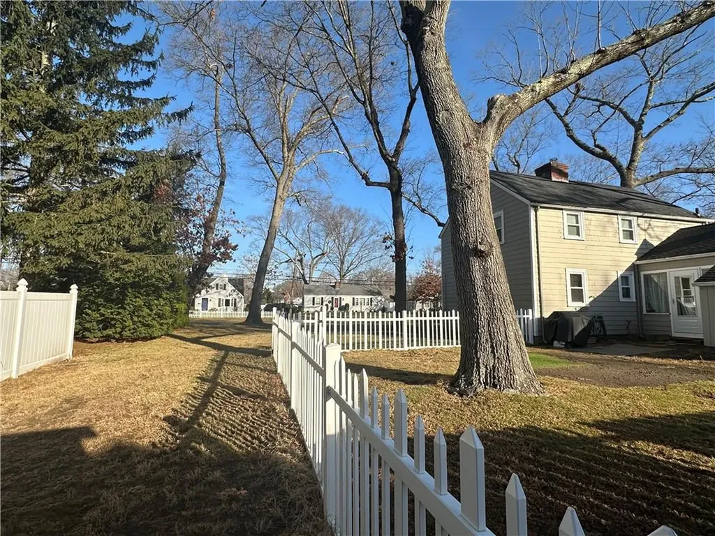 466 Squantum Drive Warwick RI 02888